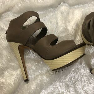 Michael Antonio sexy tan heels size 7.5
